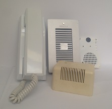 AI.0089 KIT Intercom System 5(4+1) wire 1button. it includes: (1) 5400/1, (1) TA-600, (1) IT20/1A, (1) 5150/50BL